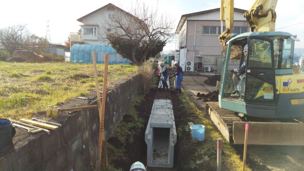 盛岡南ﾄﾞﾗｲﾋﾞﾝｸﾞｽｸｰﾙ排水路改修工事